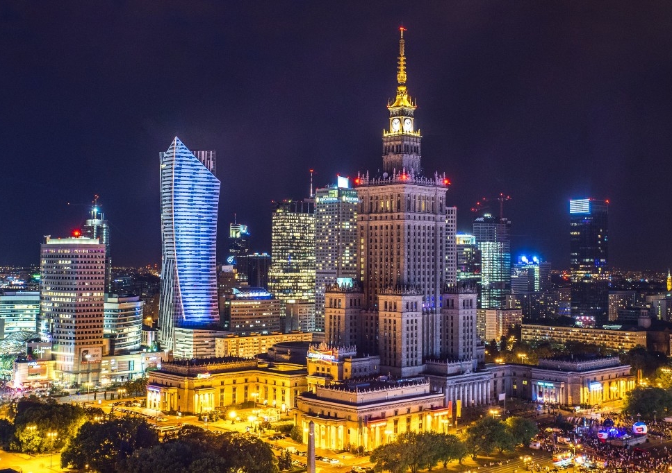 Warszawa robi już niemal 1/4 gospodarki. Reszta kraju goni